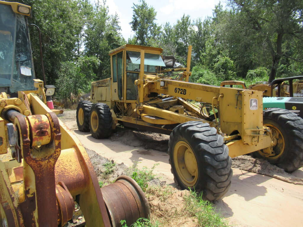 John Deere 672B parts